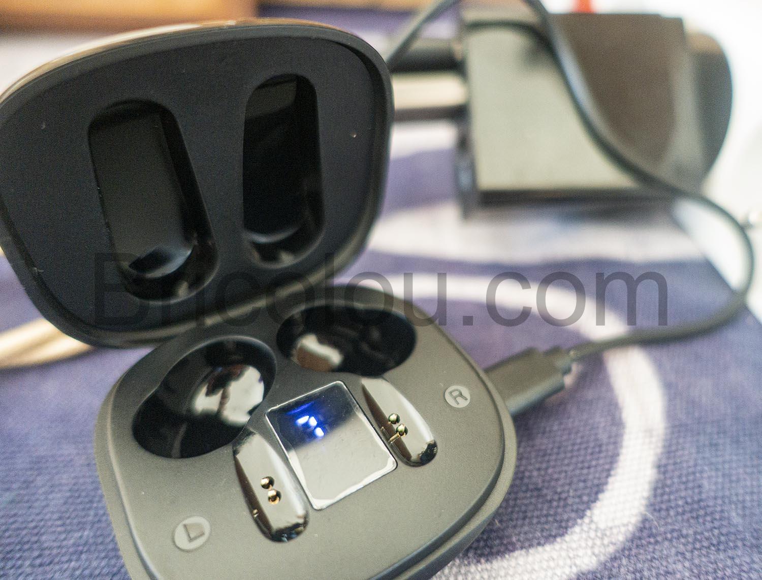 Ecouteurs Bluetooth XT18 chargeur Ecouteurs Bluetooth XT18 chargeur