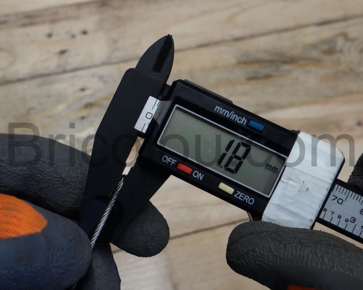 Kit 30m Cable Metallique Acier Inoxydable 304 avec Tendeurs Crochets chevilles et manchons. Kit 30m Câble Métallique, Acier Inoxydable 304 avec Tendeurs, Crochets, chevilles et manchons.