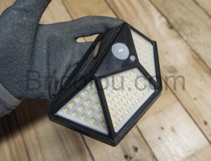 Lampe LED solaire extérieure IP65