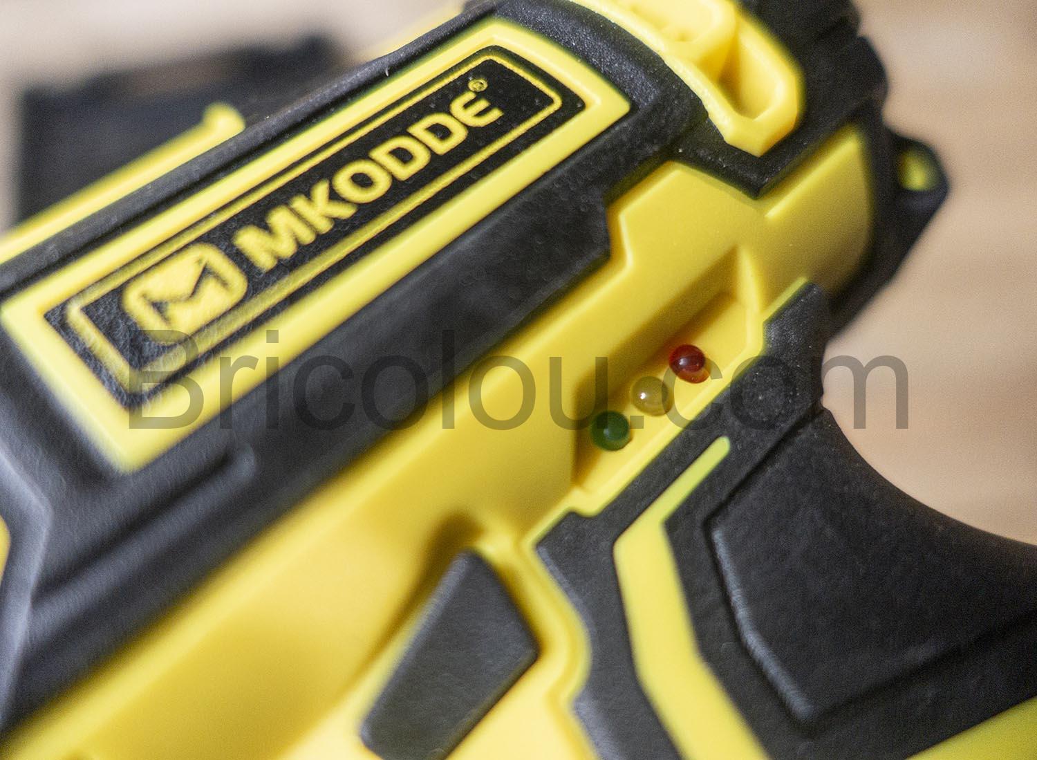 Boite Visseuse MKODDE 12V sans fil batterie 2Ah chargeur embouts vissage percage Boite Visseuse MKODDE 12V sans fil batterie 2Ah chargeur embouts vissage percage