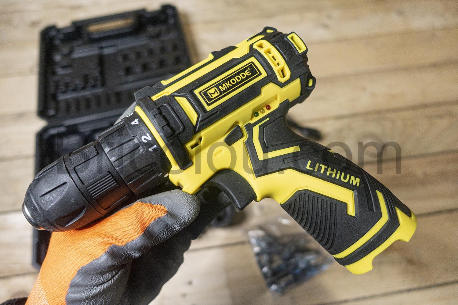 Boite Visseuse MKODDE 12V sans fil perceuse batterie 2Ah chargeur embouts vissage Boite Visseuse MKODDE 12V sans fil perceuse batterie 2Ah chargeur embouts vissage