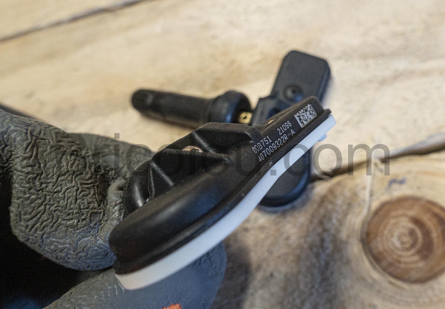 Semoic capteur pression pneu valve TPMS 407009322R 40700 9322R Semoic capteur pression pneu valve TPMS 407009322R 40700-9322R