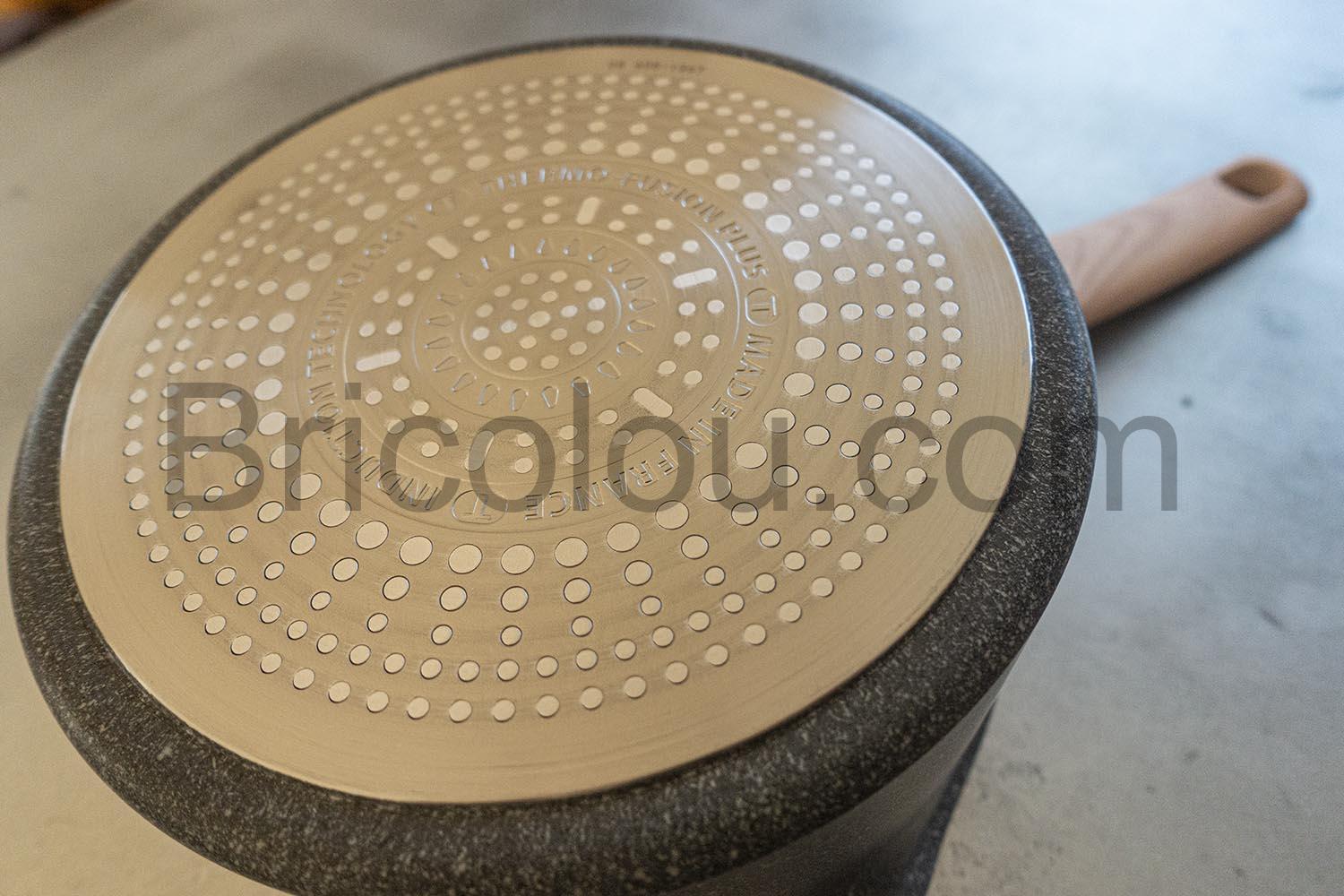 Tefal casserole mouchetee Natural force bec verseur 18 cm Tefal casserole mouchetée Natural force bec verseur 18 cm