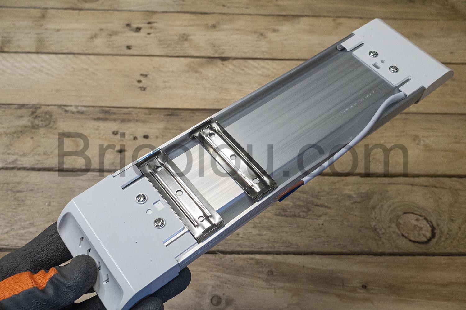 Tycolit sararoom Plafonnier Reglette lumiere 18W 1800LM 31cm JH 30F Tycolit sararoom Plafonnier Réglette lumière 18W 1800LM 31cm JH-30F