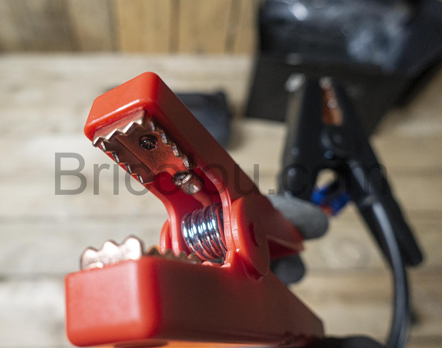 LOKITHOR Demarreur Booster Batterie Voiture Gonfleur Compresseurs 12V Lampe LED LOKITHOR Démarreur Booster Batterie Voiture Gonfleur Compresseurs 12V Lampe LED