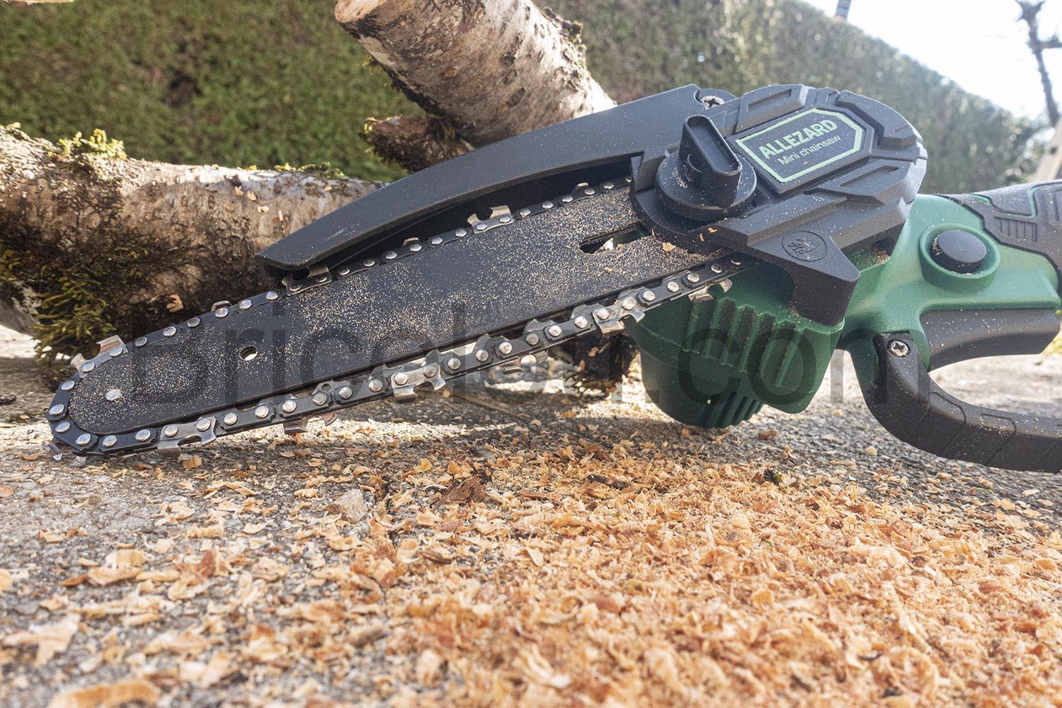 Allezard Mini Tronconneuse Elagueur Electrique sans fil Chargeur Allezard Mini Tronçonneuse Elagueur Electrique sans fil Chargeur