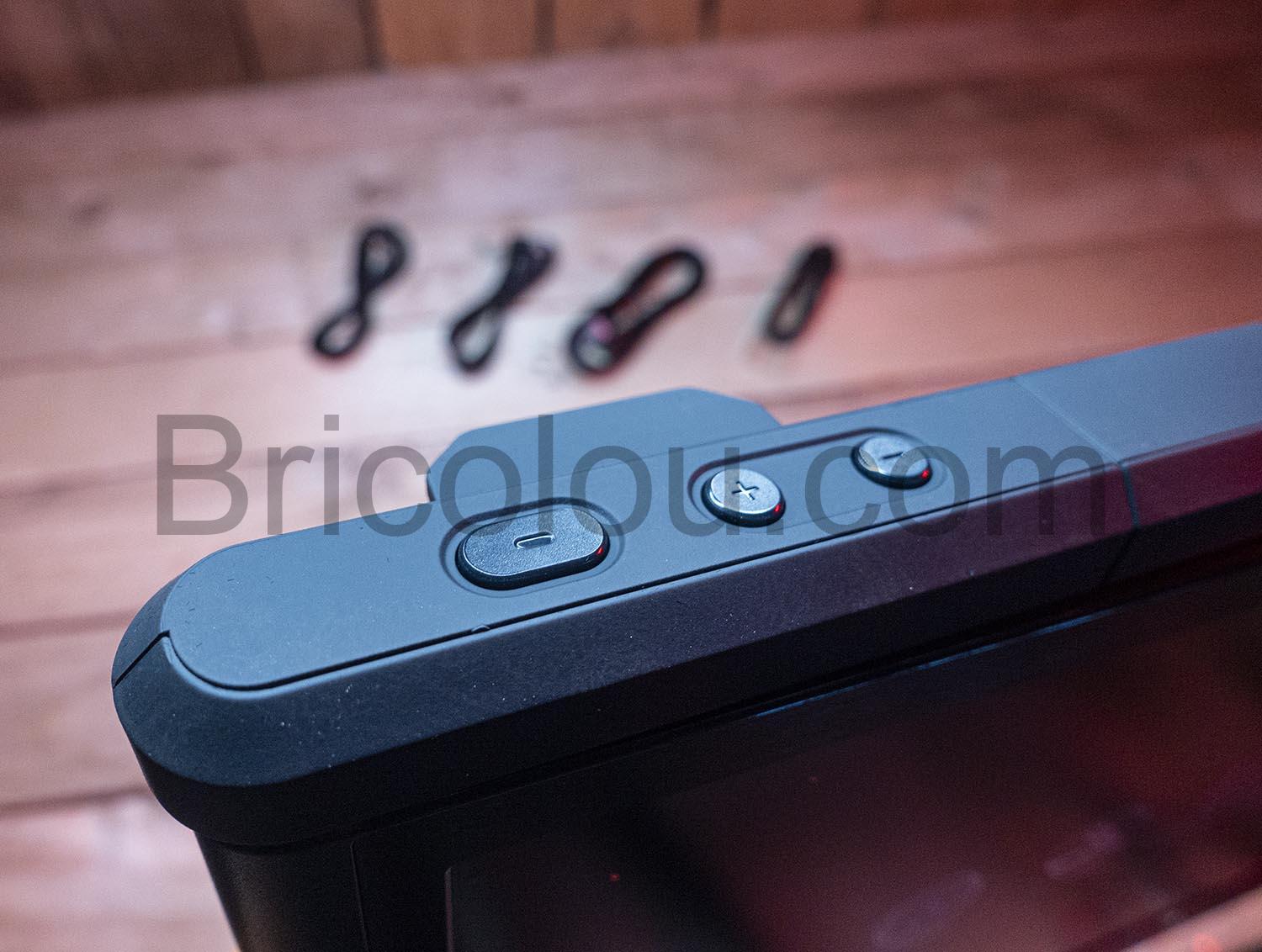 TeamGee Moniteur pour Ordinateur Portable 13.3 ecran IPS 1080P HDMI USB A Type C TeamGee Moniteur pour Ordinateur Portable 13.3” écran IPS 1080P HDMI USB-A Type-C