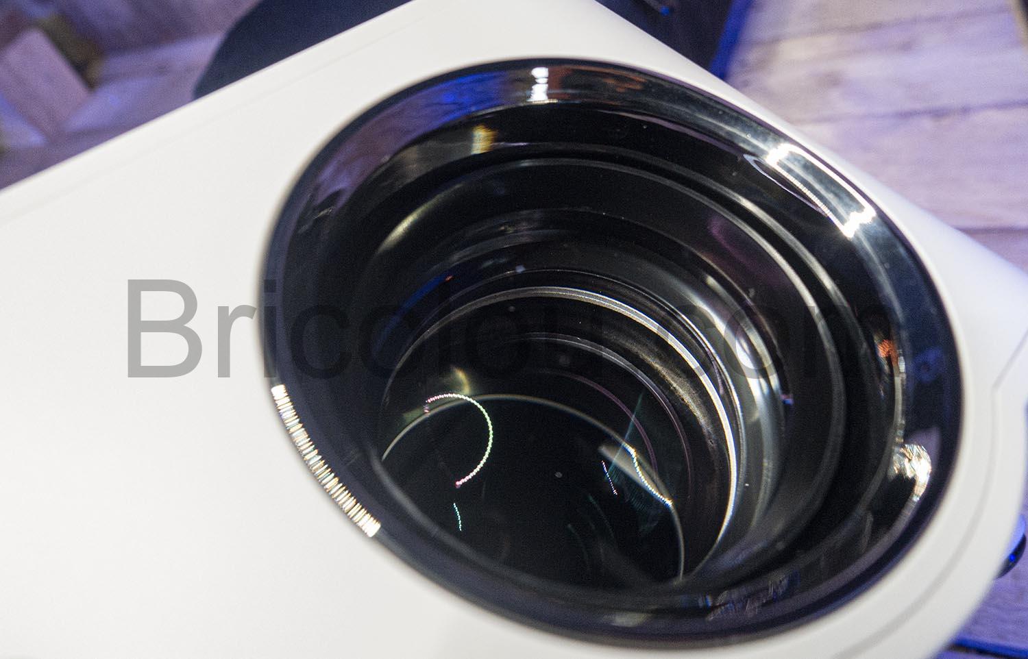 Yaber V6 Videoprojecteur WiFi Bluetooth 1080P 9000 Lumens Projecteur Video Portable Yaber V6 Vidéoprojecteur WiFi Bluetooth 1080P 9000 Lumens Projecteur Vidéo Portable