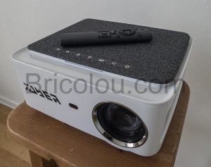 Yaber V6 Vidéoprojecteur WiFi Bluetooth Full HD 1080P 9000 Lumens Projecteur Vidéo