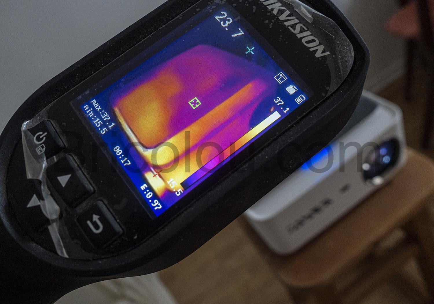 Yaber V6 Videoprojecteur WiFi Bluetooth Full HD 1080P Lumens Projecteur Video Portable Yaber V6 Vidéoprojecteur WiFi Bluetooth Full HD 1080P Lumens Projecteur Vidéo Portable