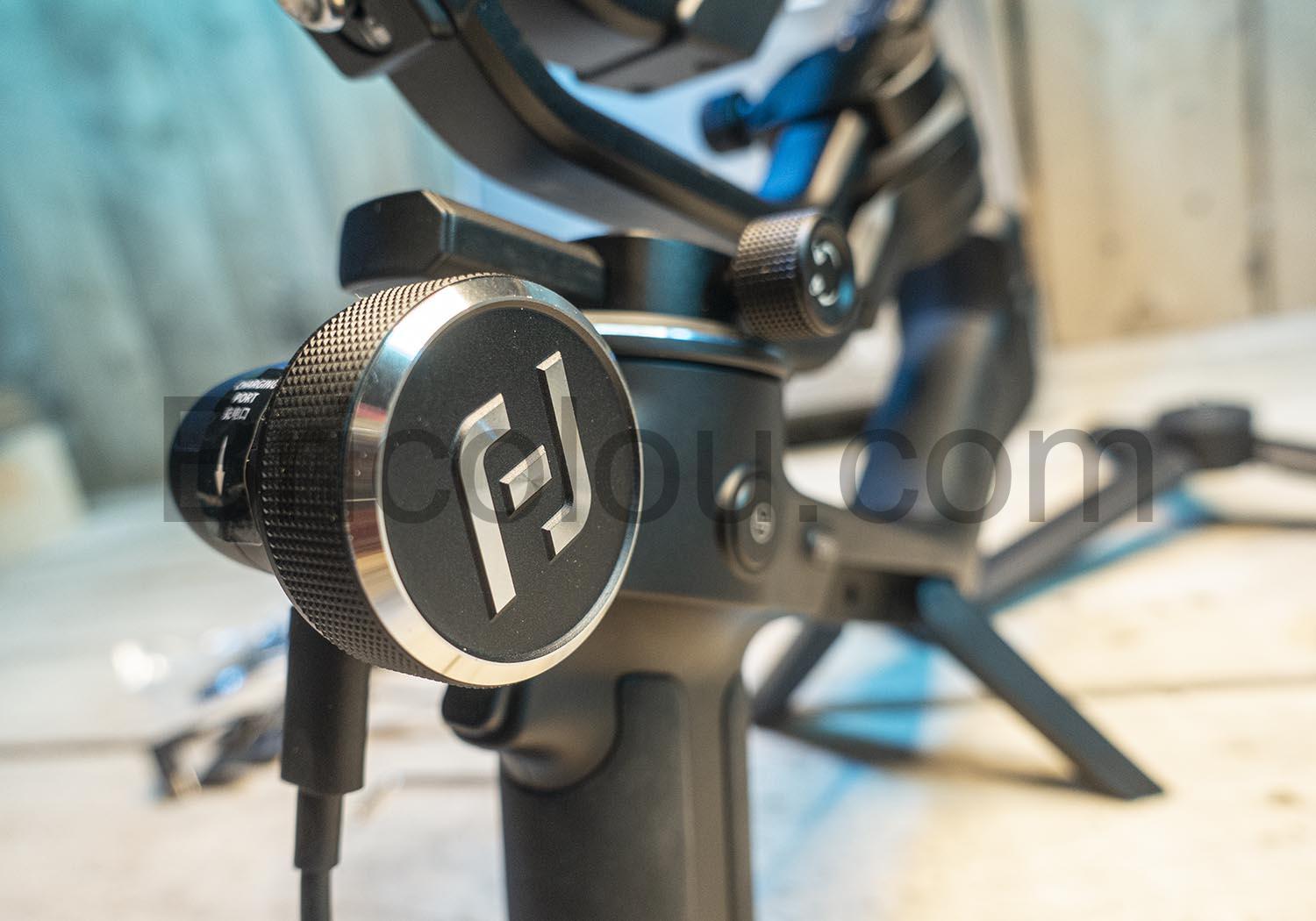 FeiyuTech SCORP C Stabilisateur Gimbal 3 Axes pour video Camera DSLR stabilisation FeiyuTech SCORP-C Stabilisateur Gimbal 3 Axes pour vidéo Caméra DSLR stabilisation
