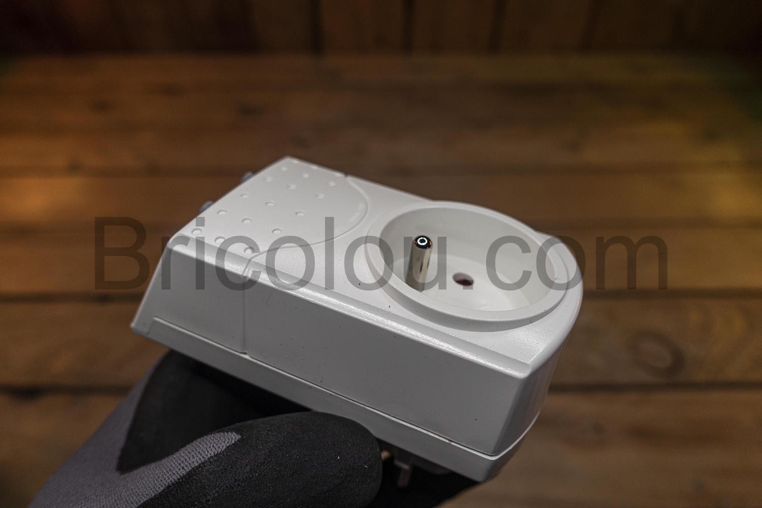 Chacon Programmateur digital horloge prise minuteur Chacon Programmateur digital horloge prise minuteur