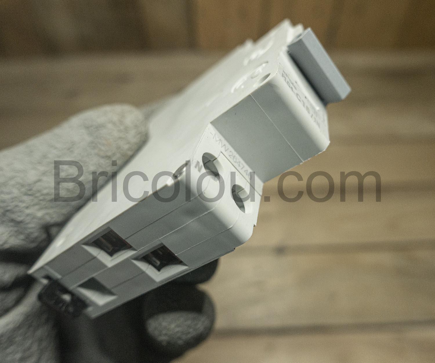 Disjoncteur Eaton 16A 4.5kA courbe C phase neutre PLG4 C161N Disjoncteur Eaton 16A 4.5kA courbe C phase neutre PLG4-C161N