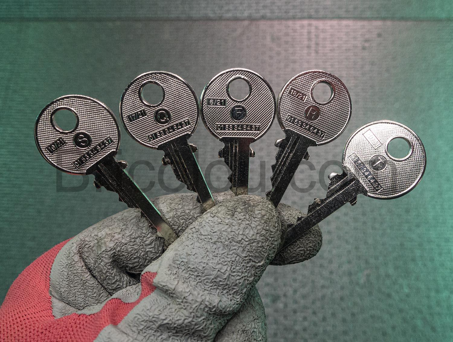 Cle Pass PTT F10 Q10 R10 S10 boite aux lettres universelle Clé Pass PTT F10, Q10, R10, S10 boîte aux lettres universelle