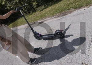 EVERCROSS Trottinette Électrique 8 Pneus E-Scooter 350W Moteur 36V