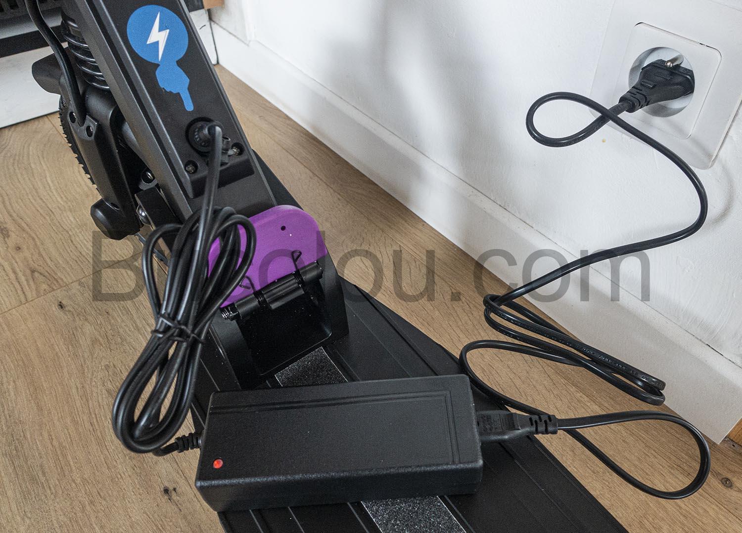 EVERCROSS Trottinette Electrique 8 Pneus E Scooter Pliable Moteur 36V EVERCROSS Trottinette Électrique 8 Pneus E-Scooter Pliable Moteur 36V