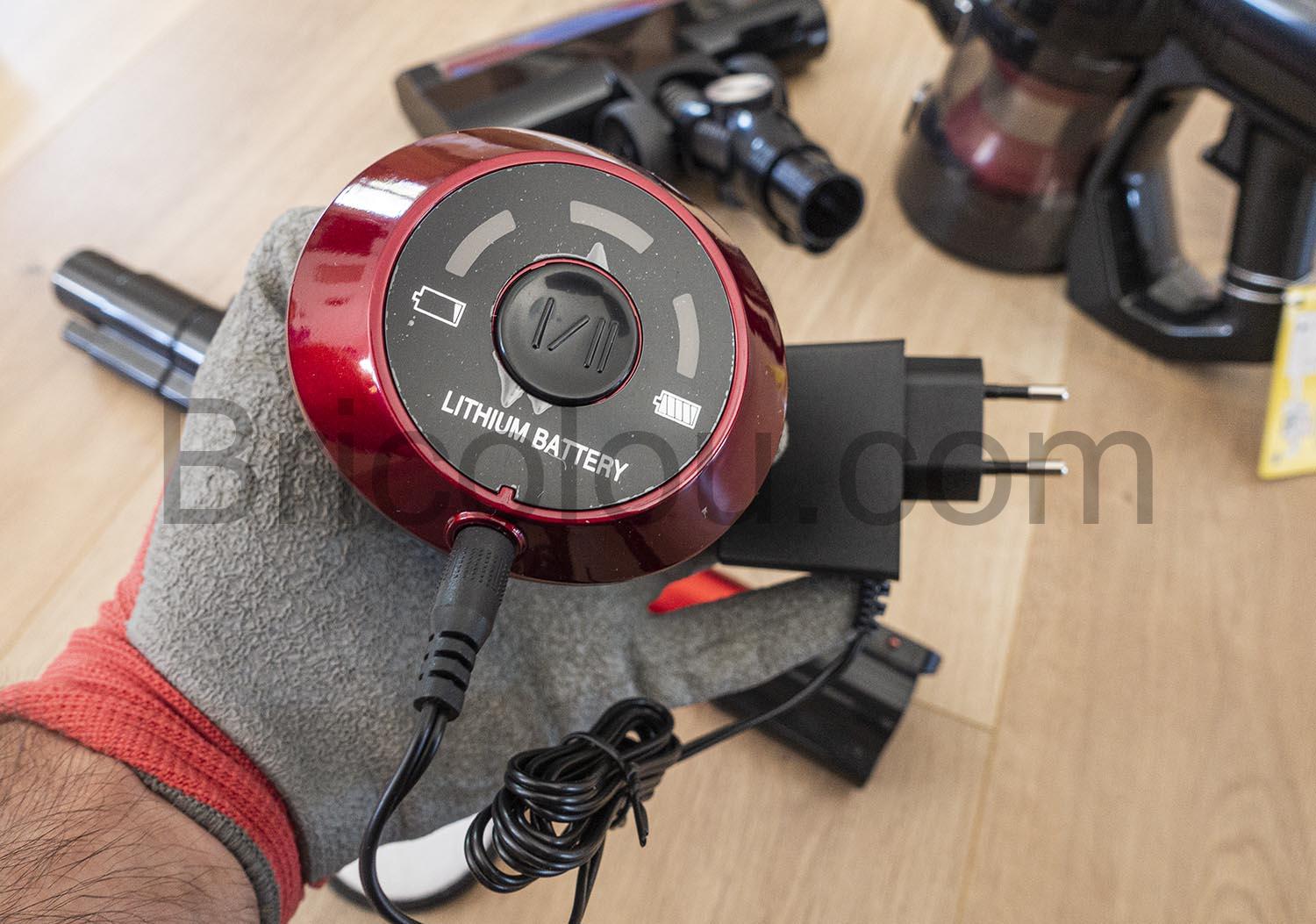 QOUTOO Aspirateur Balais sans Fil batterie QOUTOO Aspirateur Balais sans Fil batterie