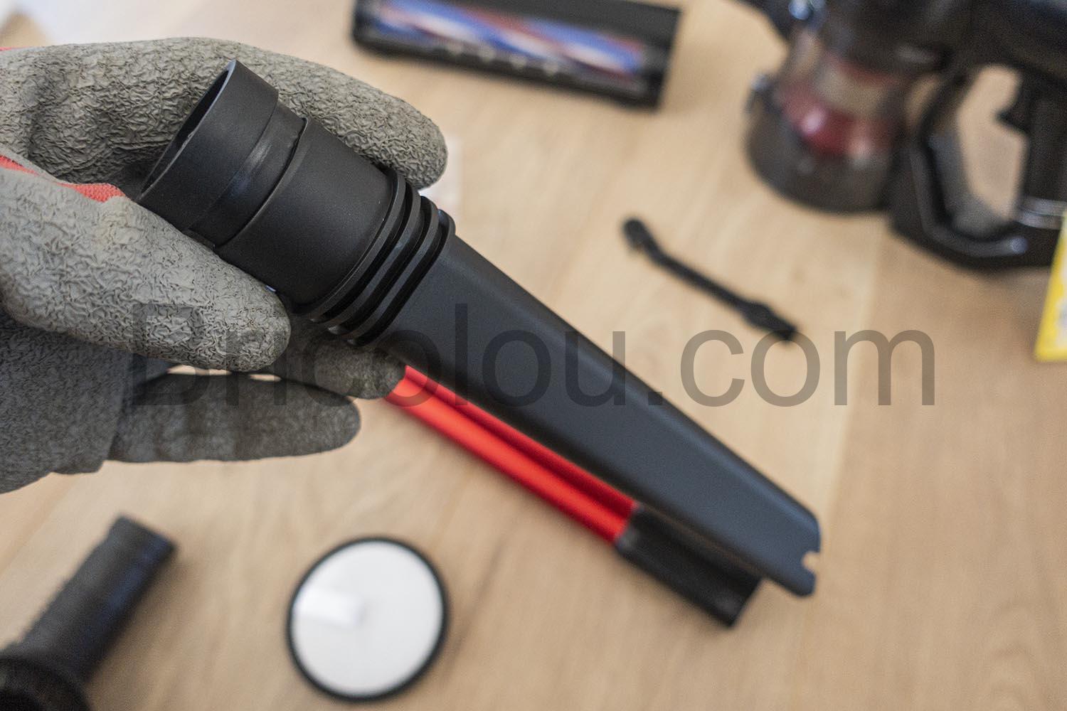 QOUTOO Aspirateur Balais sans Fil embour QOUTOO Aspirateur Balais sans Fil embour