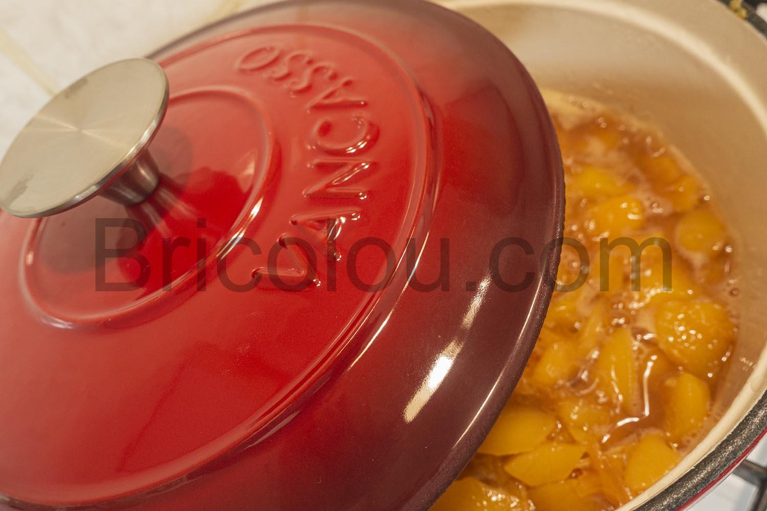 Cocotte / faitout / marmite Chasseur Daubière en fonte émaillée 33cm rouge PUC 473358 Cocotte / faitout / marmite Chasseur Daubière en fonte émaillée 33cm rouge PUC 473358
