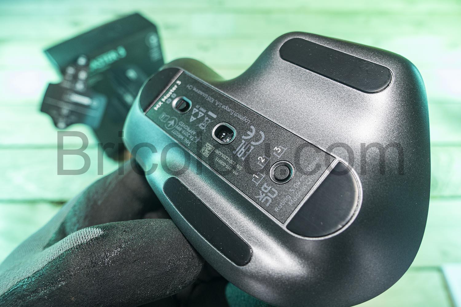 Logitech MX Master 3 Advanced Souris sans fil Bluetooth dessous Logitech MX Master 3 Advanced Souris sans fil Bluetooth dessous