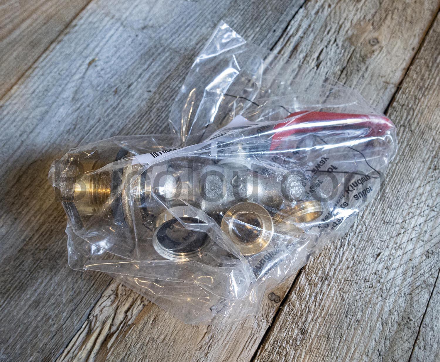 Somatherm Kit robinet cuve eau Pluie Orientable sac 1 Somatherm Kit robinet cuve eau Pluie Orientable sac