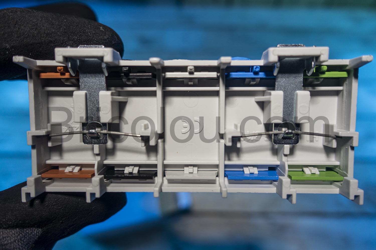 Borne derivation domino broches rail DIN 25mm Pollmann dessous Borne dérivation domino broches rail DIN 25mm Pollmann dessous