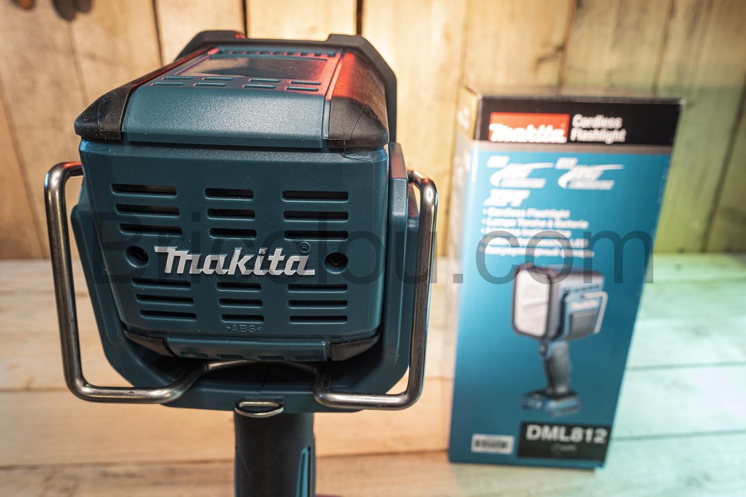 Makita LED Lampe de chantier 18V LXT DML812 Lumiere boite Makita LED Lampe de chantier 18V LXT DML812 Lumière boite