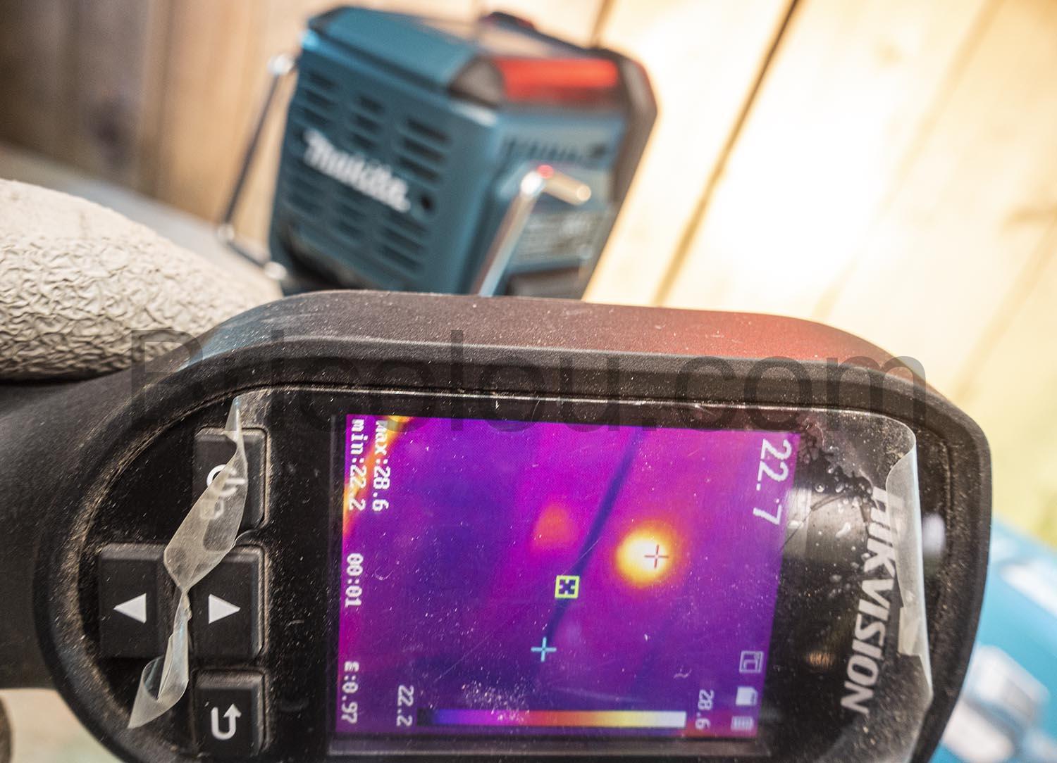 Makita LED Lampe de chantier 18V LXT DML812 Lumiere chaleur Makita LED Lampe de chantier 18V LXT DML812 Lumière chaleur