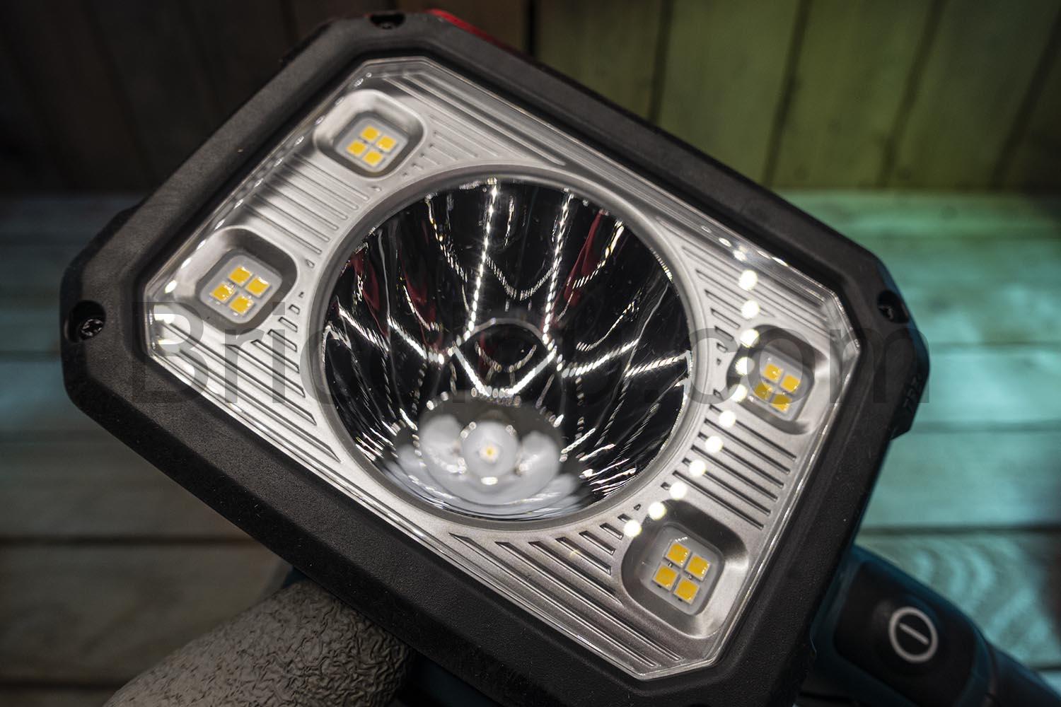 Makita LED Lampe de chantier 18V LXT DML812 Lumiere chip Makita LED Lampe de chantier 18V LXT DML812 Lumière chip