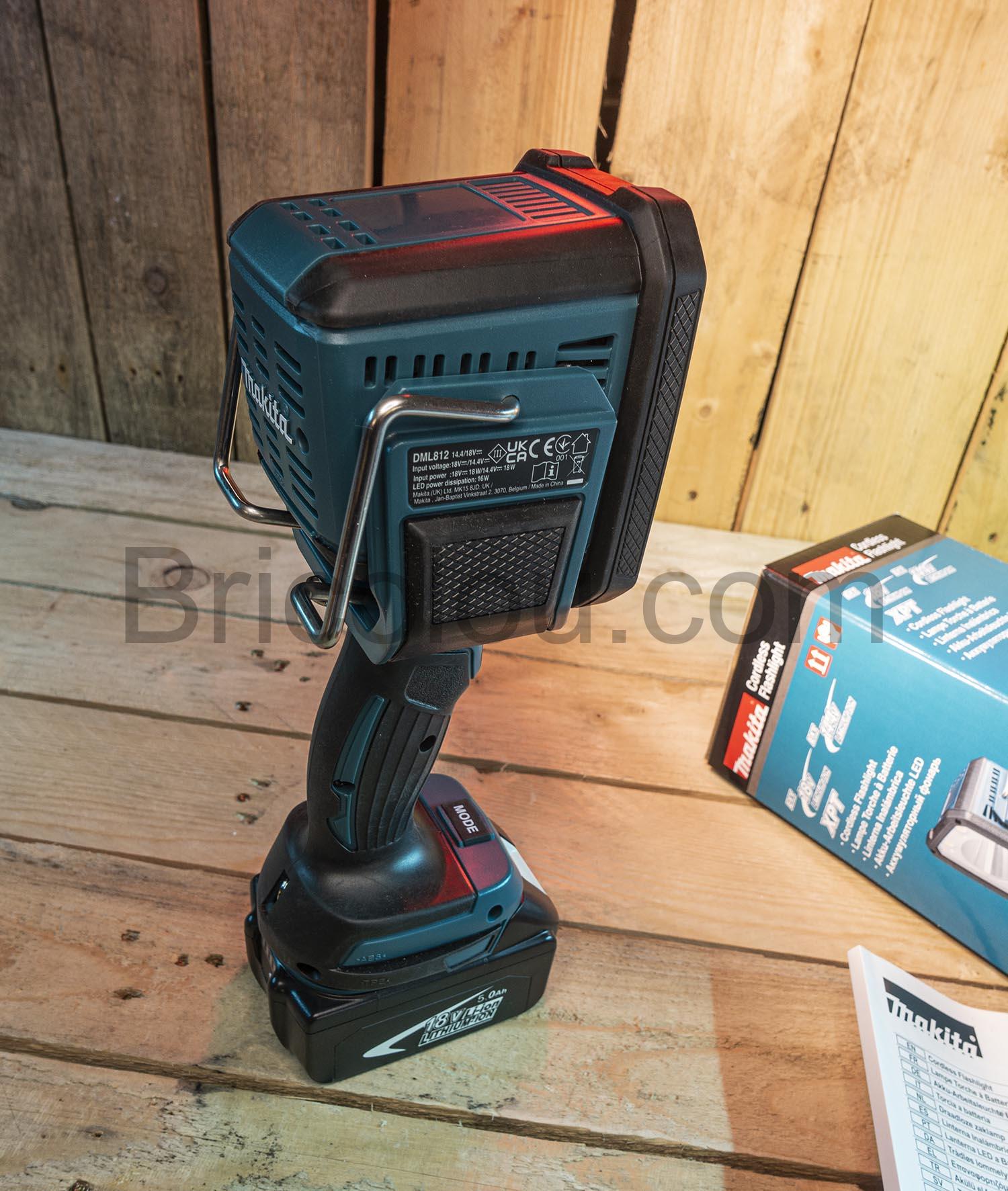 Makita LED Lampe de chantier 18V LXT DML812 Lumiere debout Makita LED Lampe de chantier 18V LXT DML812 Lumière debout