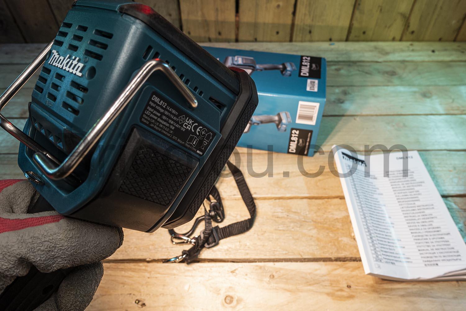 Makita LED Lampe de chantier 18V LXT DML812 Lumiere flood Makita LED Lampe de chantier 18V LXT DML812 Lumière flood