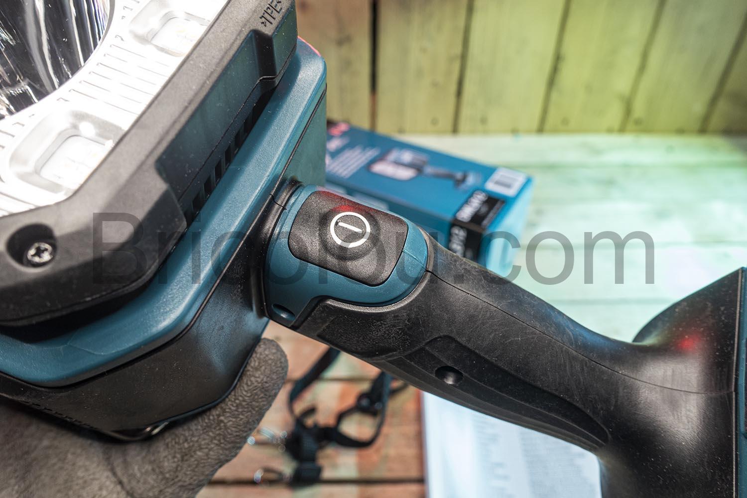 Makita LED Lampe de chantier 18V LXT DML812 Lumiere power Makita LED Lampe de chantier 18V LXT DML812 Lumière power