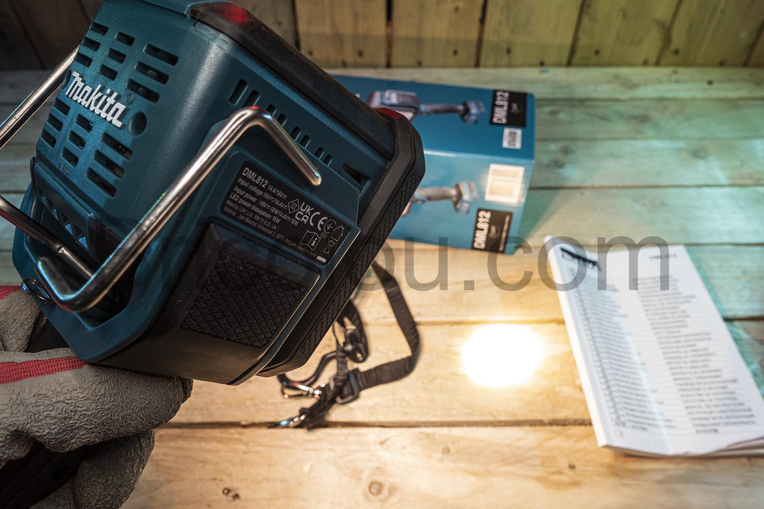 Makita LED Lampe de chantier 18V LXT DML812 Lumiere spot and flood Makita LED Lampe de chantier 18V LXT DML812 Lumière spot and flood