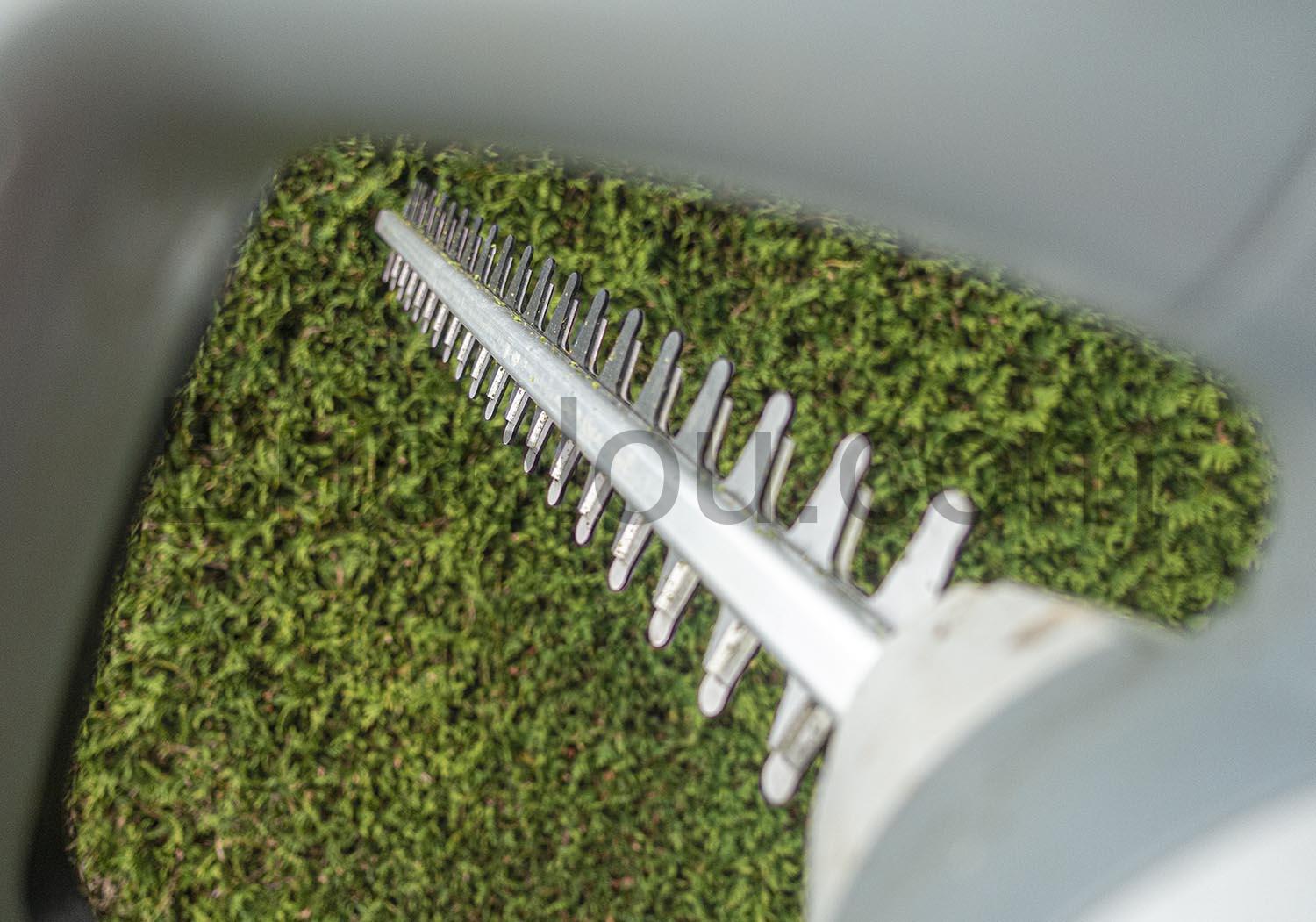 Taille haie electrique IKRA IHS 650 55cm 650W poignee Taille haie électrique IKRA IHS 650 55cm 650W poignee