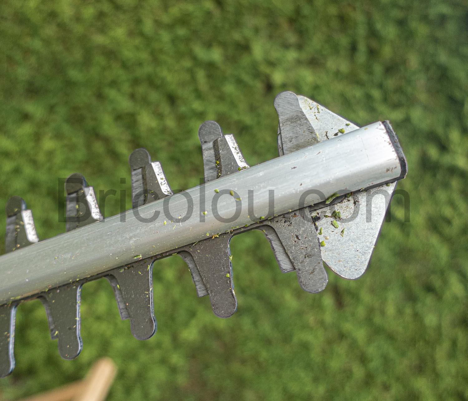 Taille haie electrique IKRA IHS 650 55cm 650W tete Taille haie électrique IKRA IHS 650 55cm 650W tete