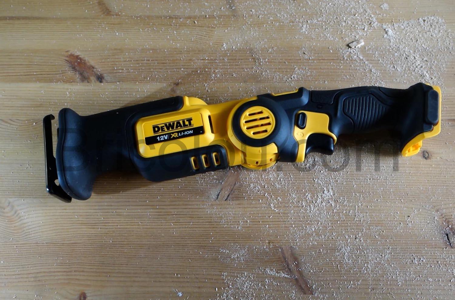 DeWalt DCS310N XJ Scie sabre Sans fil batterie 108 V droite DeWalt DCS310N-XJ Scie sabre Sans fil batterie 10,8 V droite