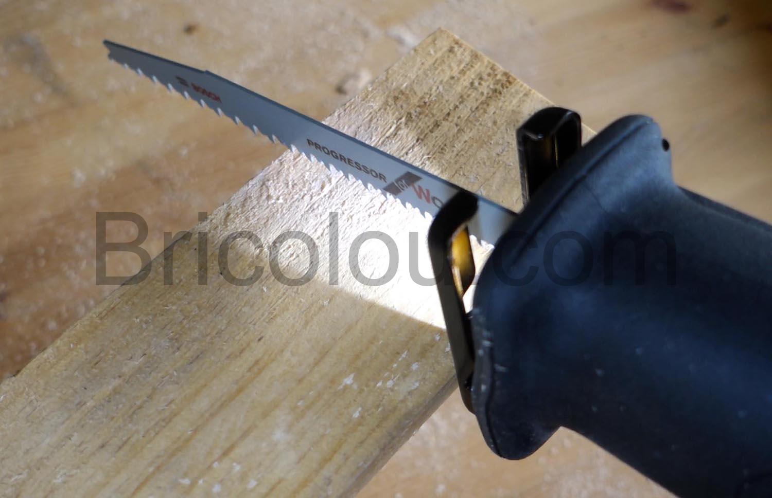 DeWalt DCS310N XJ Scie sabre Sans fil batterie 108 V eclairage DeWalt DCS310N-XJ Scie sabre Sans fil batterie 10,8 V éclairage