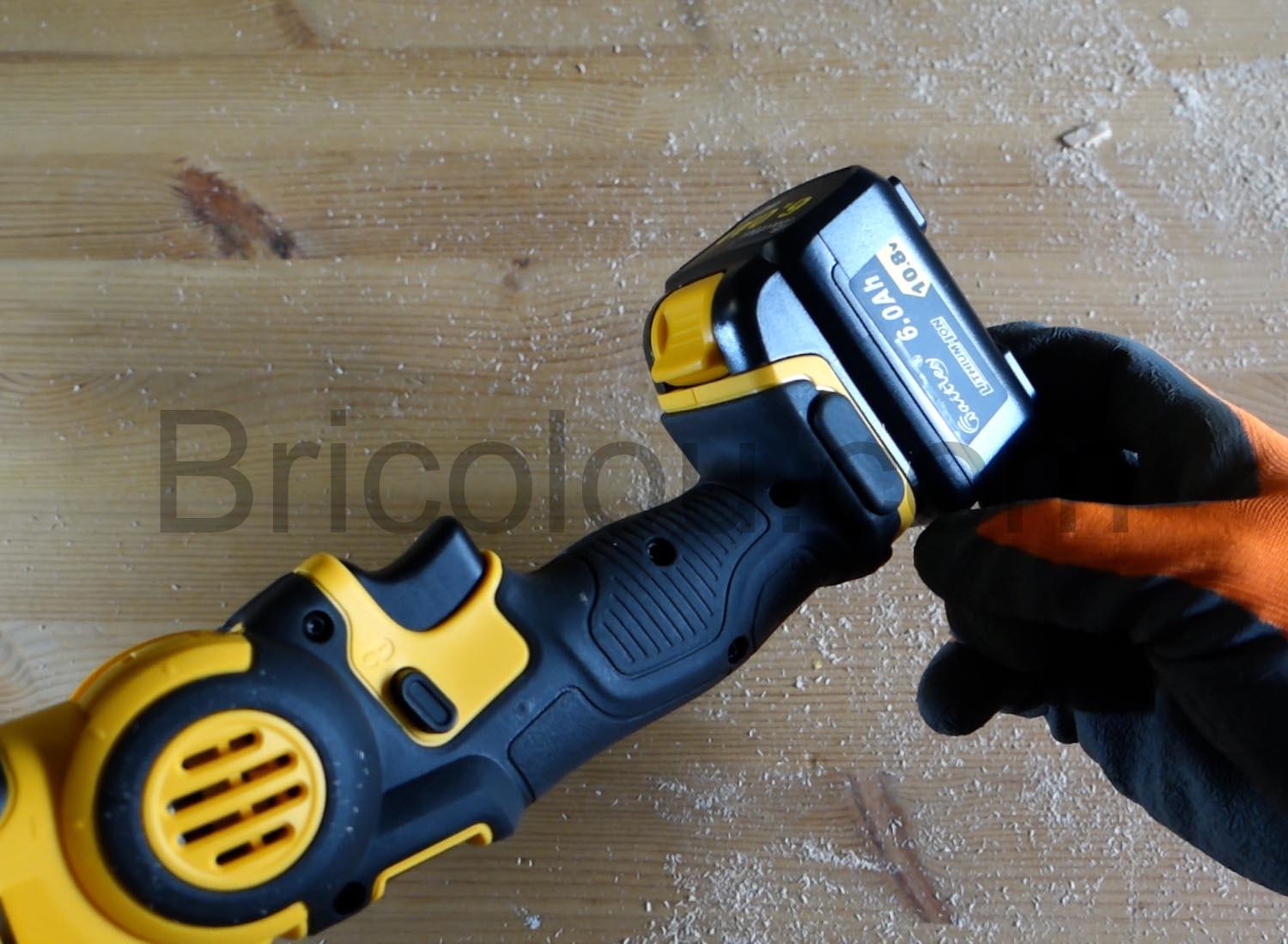 DeWalt DCS310N XJ Scie sabre Sans fil batterie 12 V DeWalt DCS310N-XJ Scie sabre Sans fil batterie 12 V