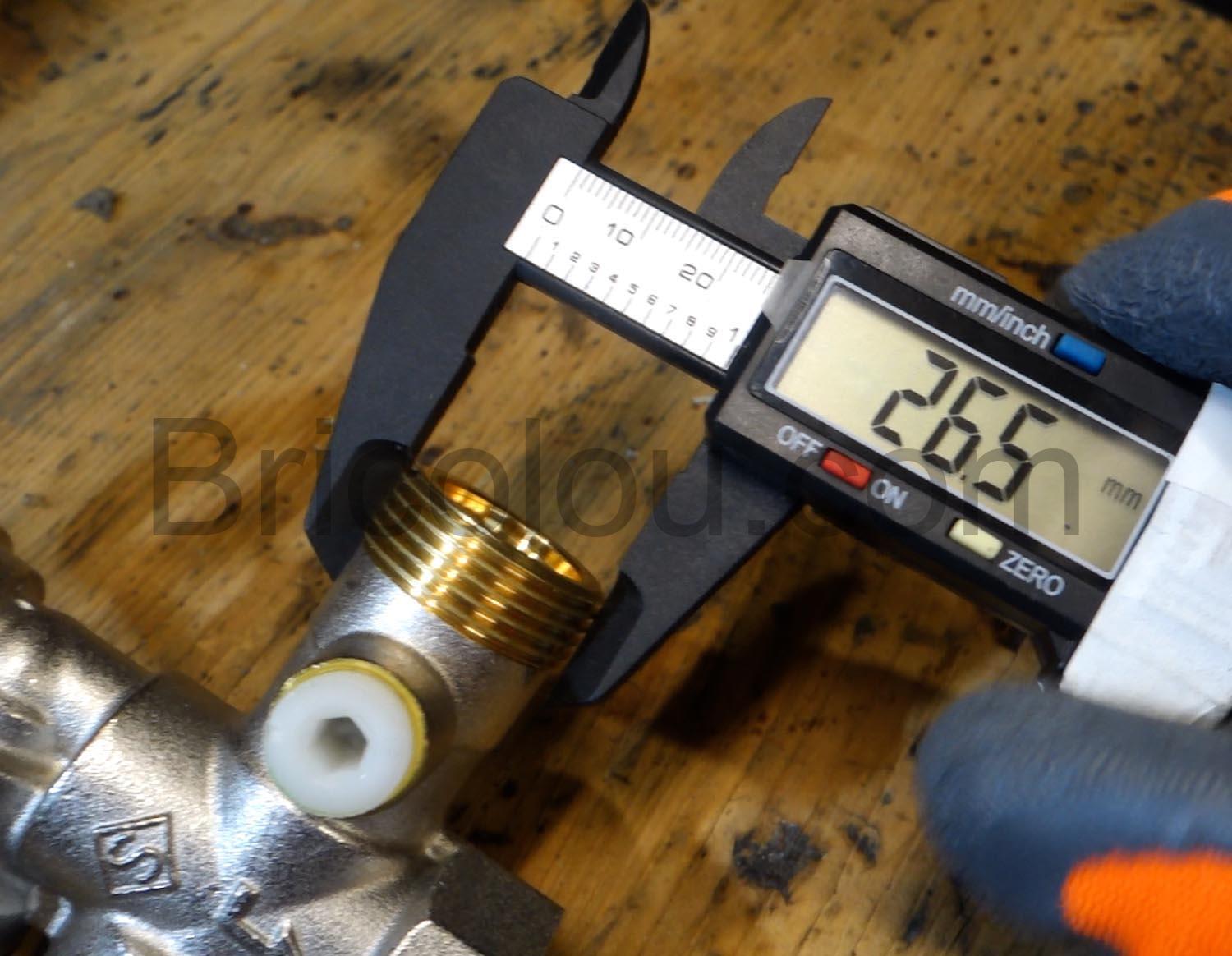 Somatherm C32700 Groupe securite droit jaune pour cumulus diametre Somatherm C32700 Groupe sécurité droit jaune pour cumulus détail