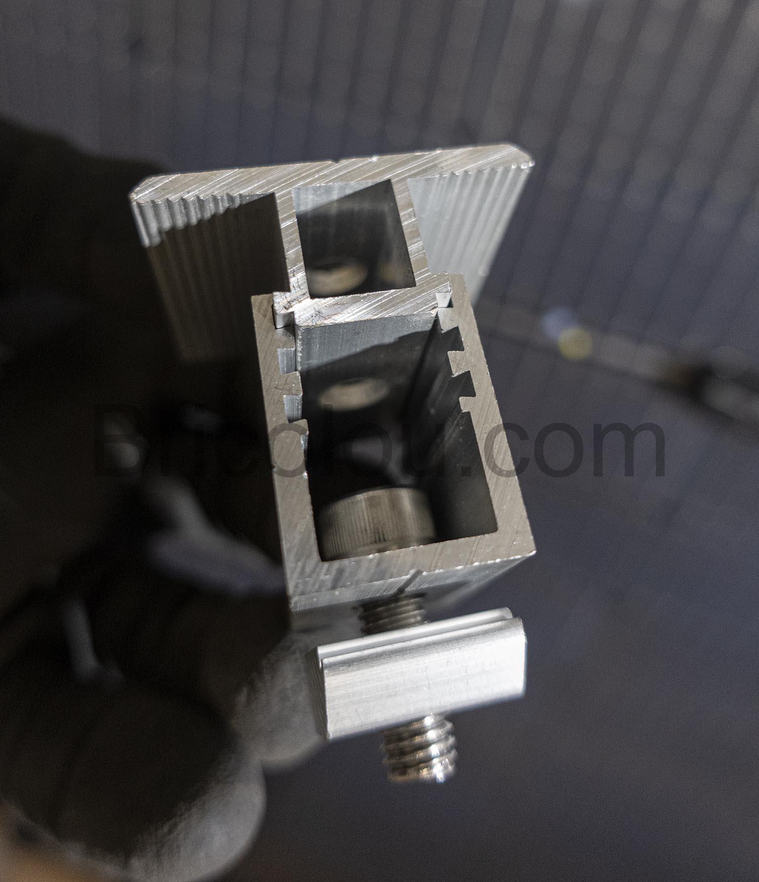 Support panneau solaire Fixation WingFly vis Support panneau solaire Fixation WingFly vis