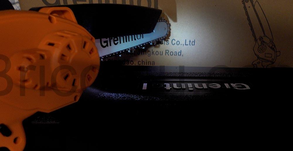 Grenintol Mini Tronconneuse Batterie Electrique Rechargeable 24V lumiere Grenintol Mini Tronçonneuse Batterie Electrique Rechargeable 24V lumiere