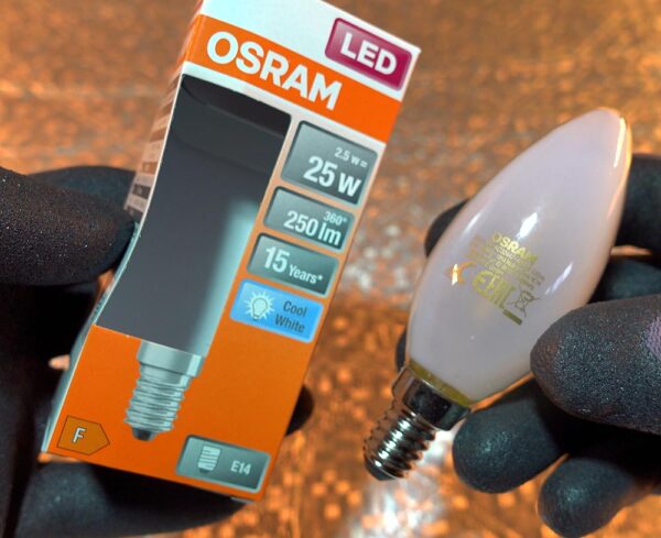 OSRAM Ampoule LED E14 4000 K 2,50 W Retrofit CLASSIC Boite