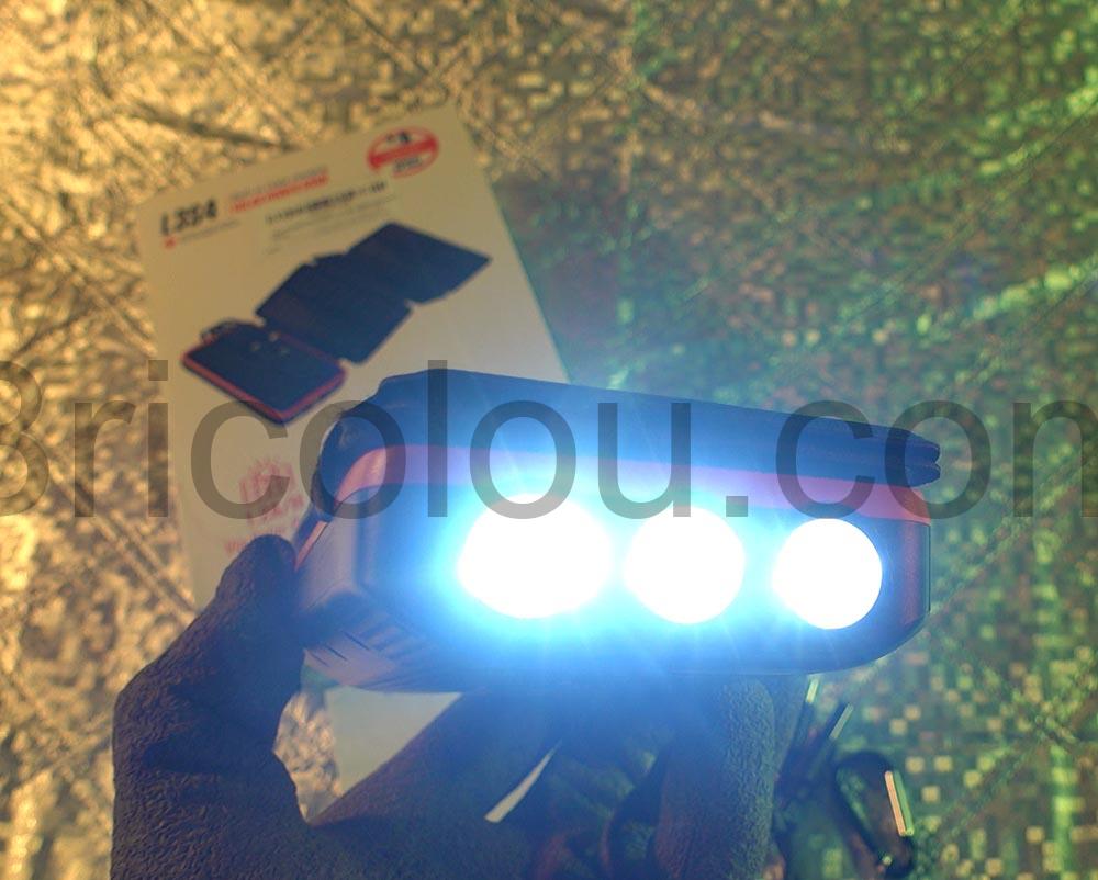 Batterie Externe Solaire Poursur Chargeur Panneau photovoltaique L3S4 Lampe Torche Power Bank lumiere Batterie Externe Solaire Poursur Chargeur Panneau photovoltaïque L3S4 Lampe Torche Power Bank lumière