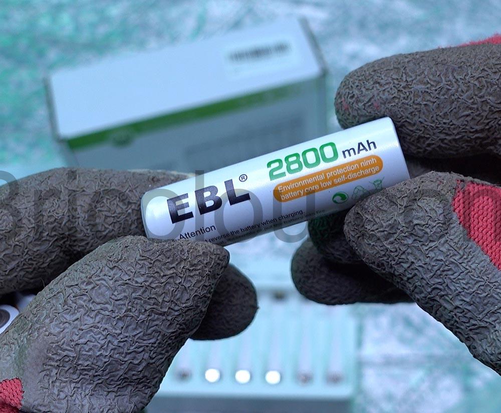 EBL Piles Rechargeables AA 2800mAh Ni-MH Chargeur Rapide Individuel 9010 USB