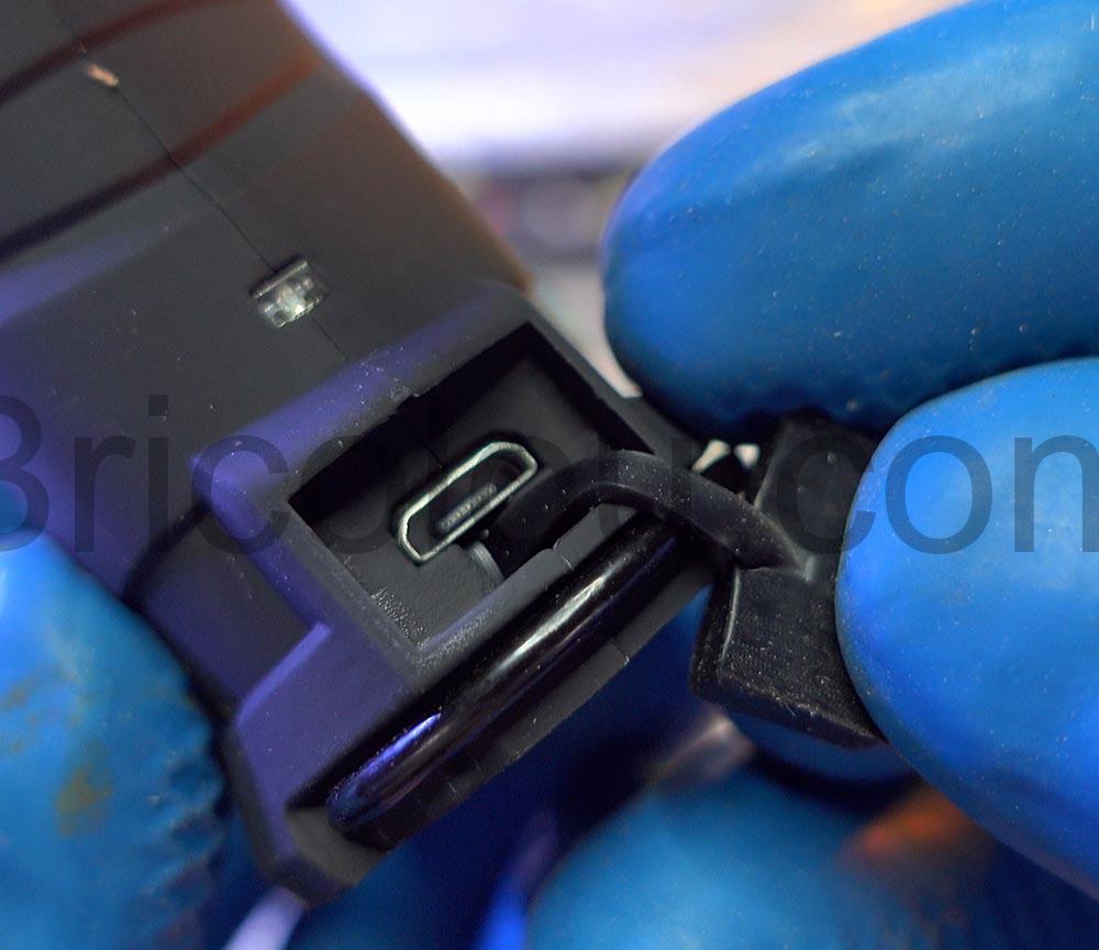 SunTop Lampe Travail Rechargeable Torche LED w52 port USB SunTop Lampe Travail Rechargeable Torche LED w52 port USB