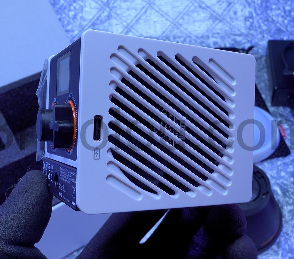 Zhiyun Molus G60 lumiere cine video Lampe LED 60 W spot USB C Zhiyun Molus G60 lumière ciné vidéo Lampe LED 60 W spot USB C