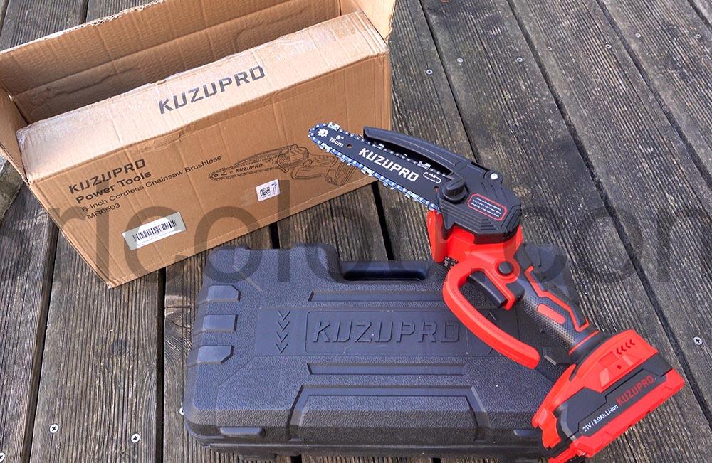 KUZUPRO Mini Tronconneuse elagueur Electrique Sans Fil Batterie solide KUZUPRO Mini Tronçonneuse élagueur Électrique Sans Fil Batterie solide