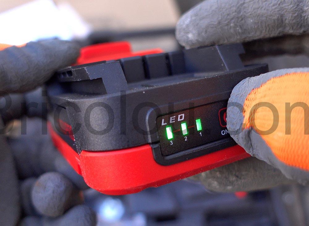 KUZUPRO Mini Tronconneuse elagueur Electrique Sans Fil Batterie voyant KUZUPRO Mini Tronçonneuse élagueur Électrique Sans Fil Batterie voyant