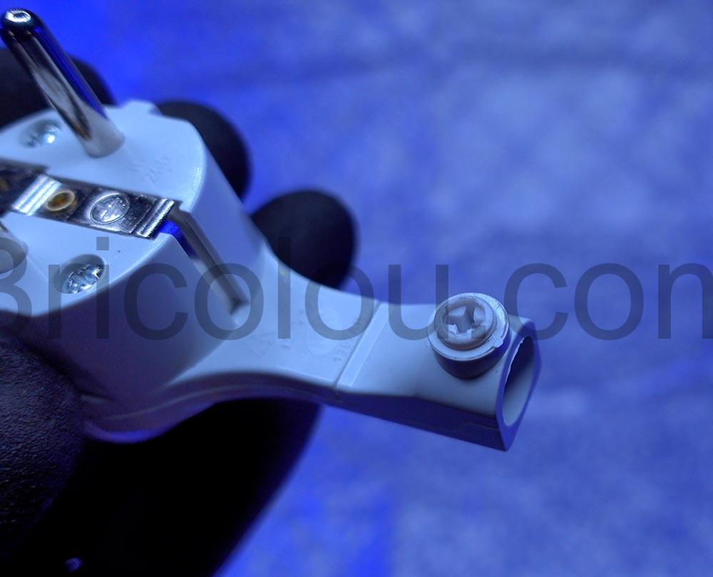 Zenitech Prise Fiche electrique male extra plate 16A serre Zenitech Prise Fiche électrique mâle extra plate 16A serre