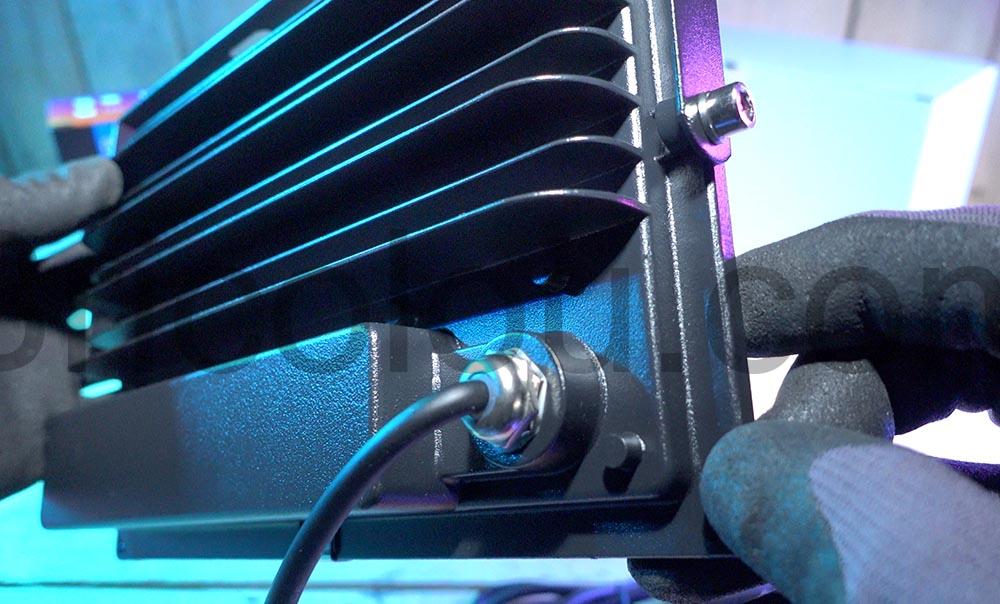 Projecteur Couleur LED RGB HEKEE 80W Bluetooth etanche connecteur Projecteur Couleur LED RGB HEKEE 80W Bluetooth étanche connecteur